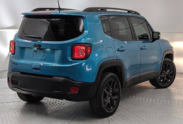 Used 2022 Jeep Renegade Altitude w/ Sun/Sound Group AWD/4WD image 3