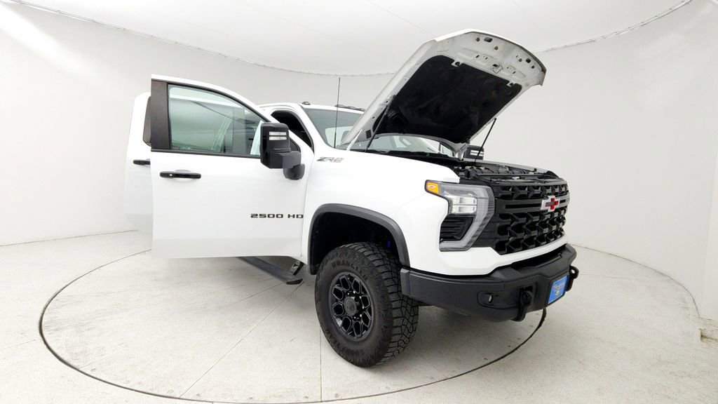 Used 2024 Chevrolet Silverado 2500 ZR2 w/ ZR2 Bison Edition image 10