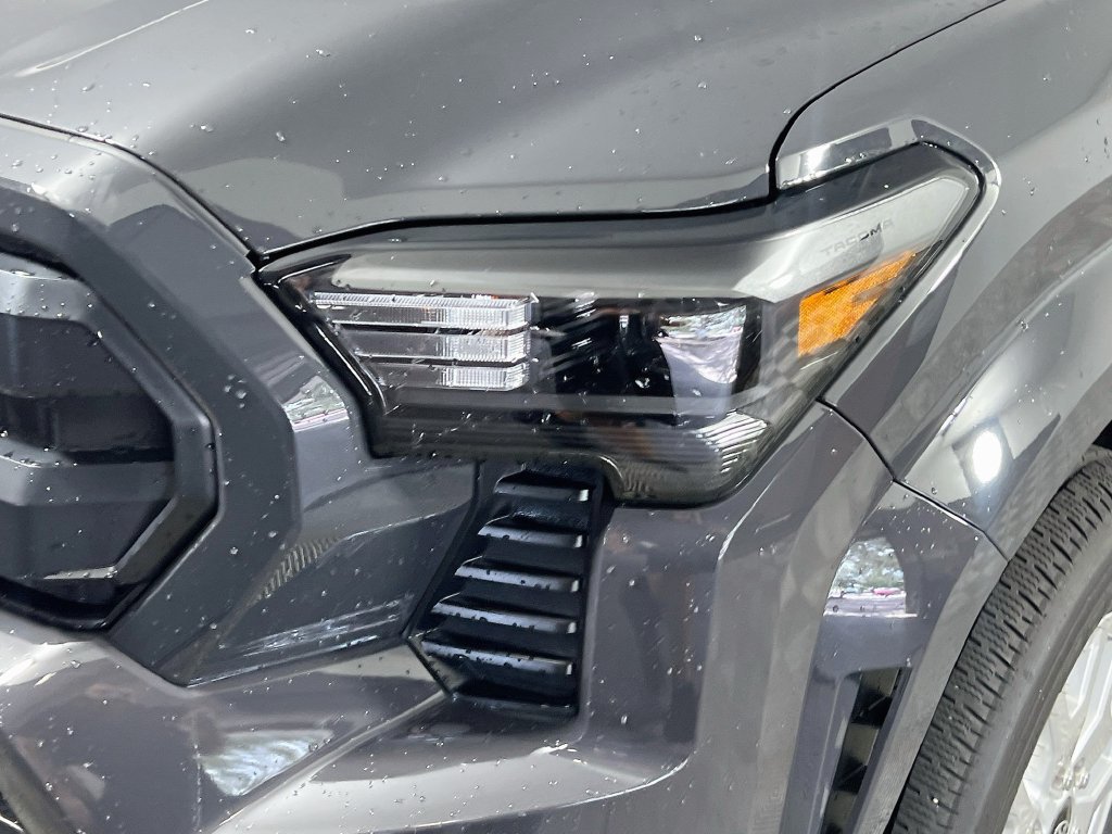 Used 2026 Toyota Tacoma SR5 AWD/4WD image 8
