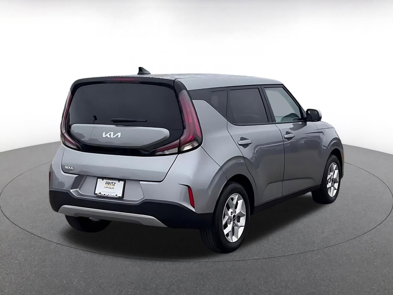 Used 2025 Kia Soul LX w/ LX Technology Package FWD image 14