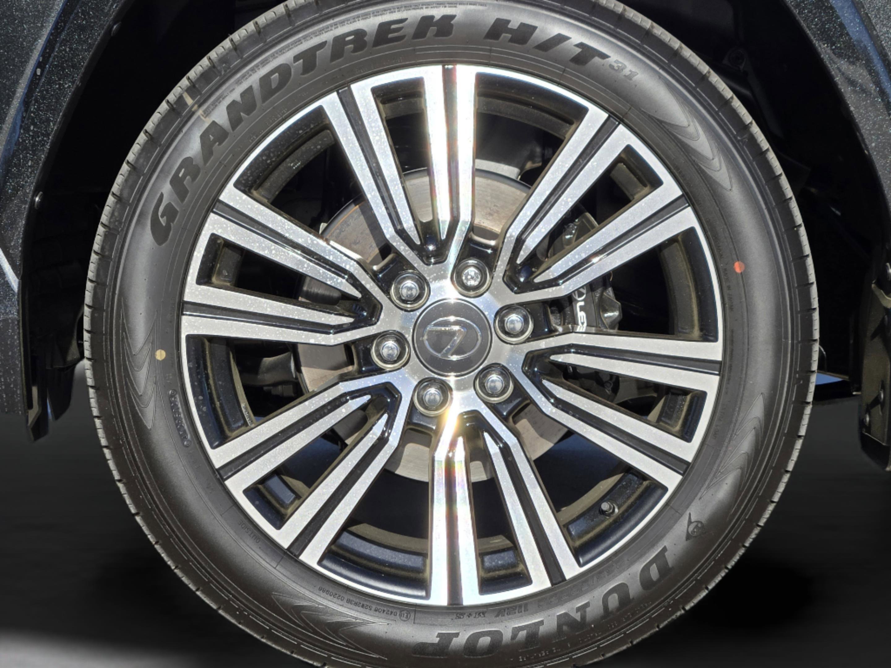 New 2026 Lexus LX 600 4WD w/ Luxury Package image 7