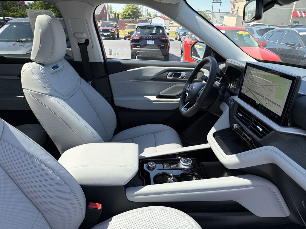 New 2026 Ford Explorer Platinum AWD/4WD image 15