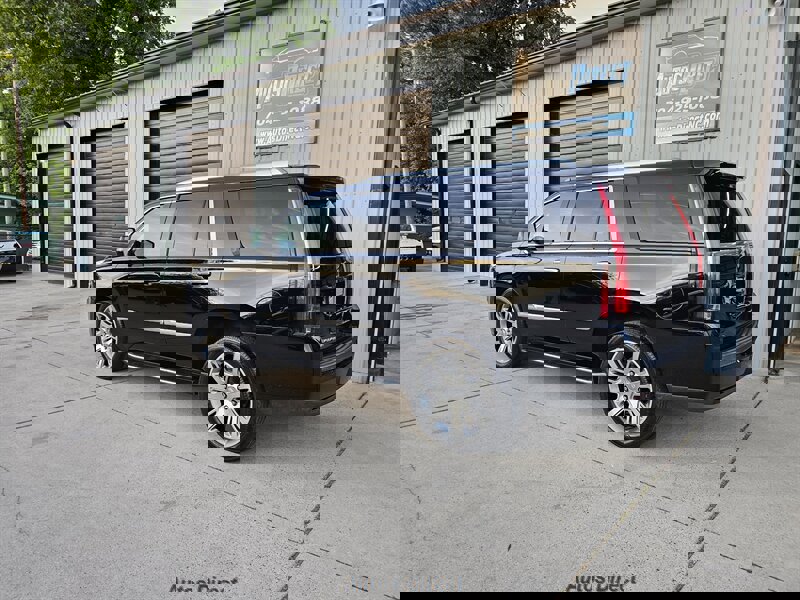 Used 2015 Cadillac Escalade Luxury AWD/4WD image 14