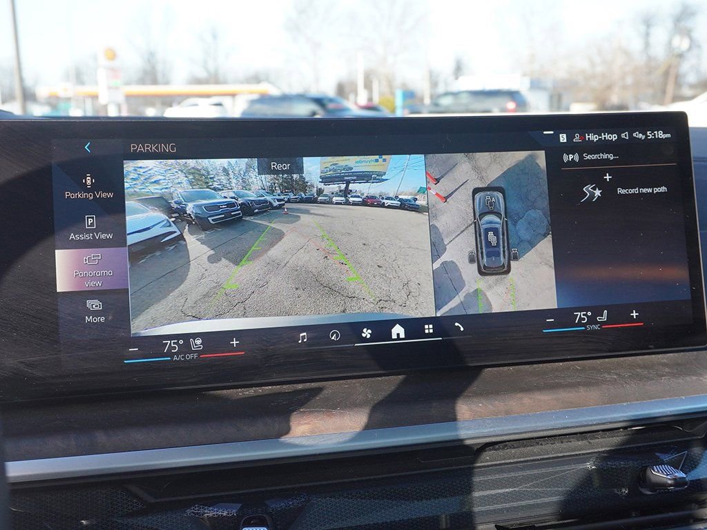 Used 2025 BMW X7 xDrive40i w/ Premium Package image 50