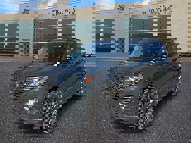 Certified 2023 Ford Explorer XLT w/ Equipment Group 202A image 3