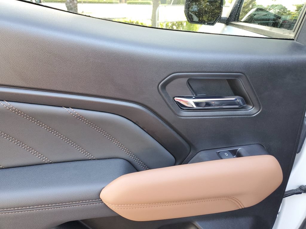 Certified 2024 GMC Canyon AT4 w/ Technology Package AWD/4WD image 16