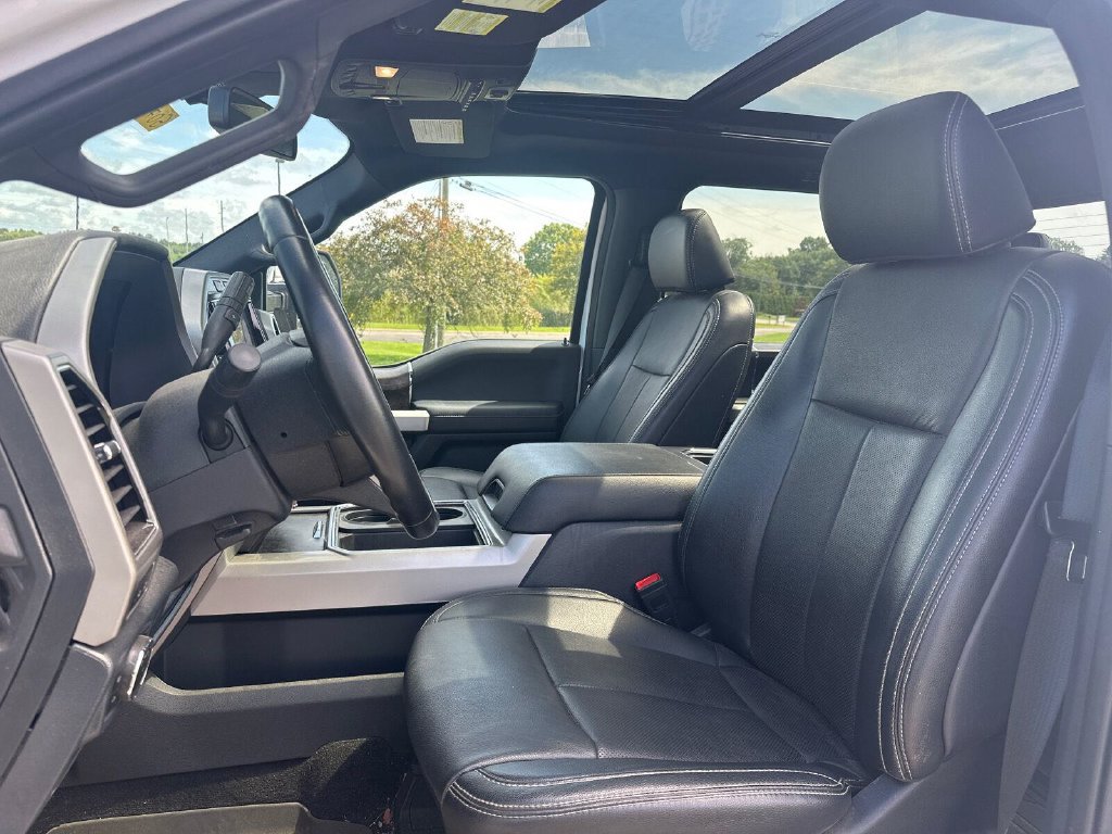 Used 2022 Ford F350 Lariat w/ Chrome Package AWD/4WD image 3