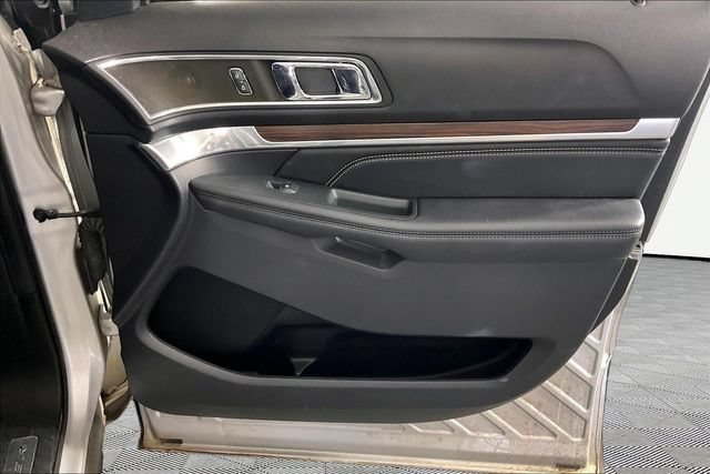 Used 2019 Ford Explorer Limited w/ Class III Trailer Tow Package AWD/4WD image 24