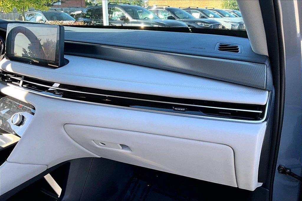 Certified 2027 INFINITI QX60 Luxe w/ Cargo Package AWD/4WD image 27
