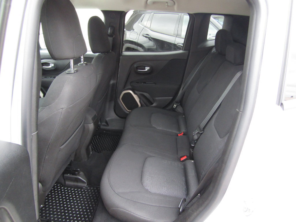 Used 2017 Jeep Renegade Latitude w/ Cold Weather Group AWD/4WD image 27