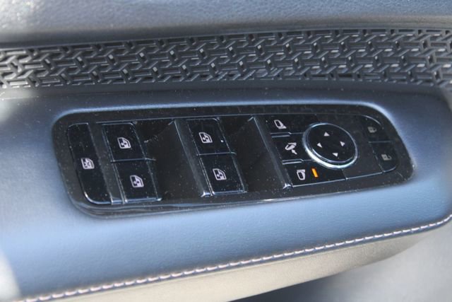 Used 2025 Nissan Ariya FWD image 11