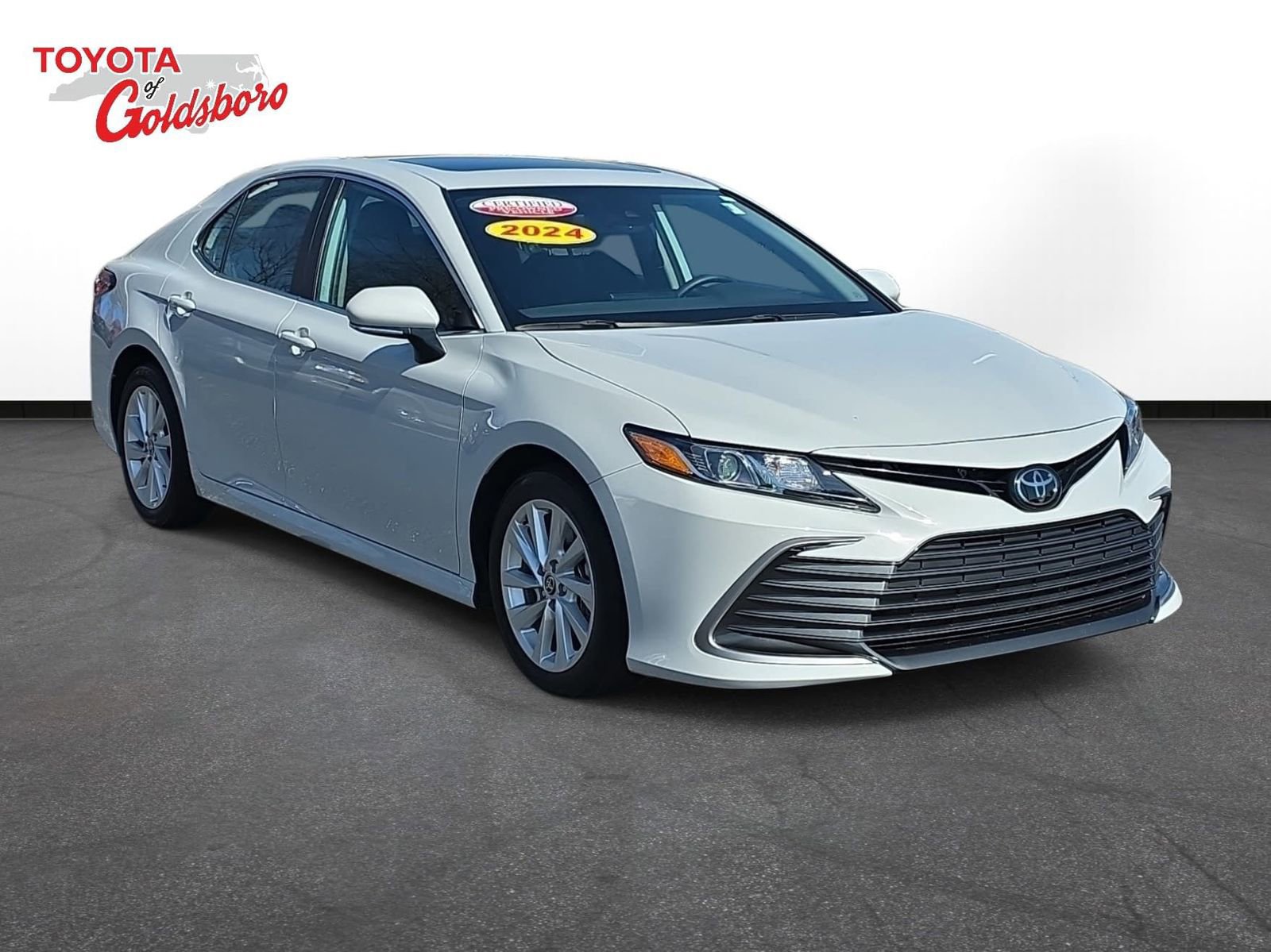 Used 2024 Toyota Camry LE w/ Convenience Package image 3