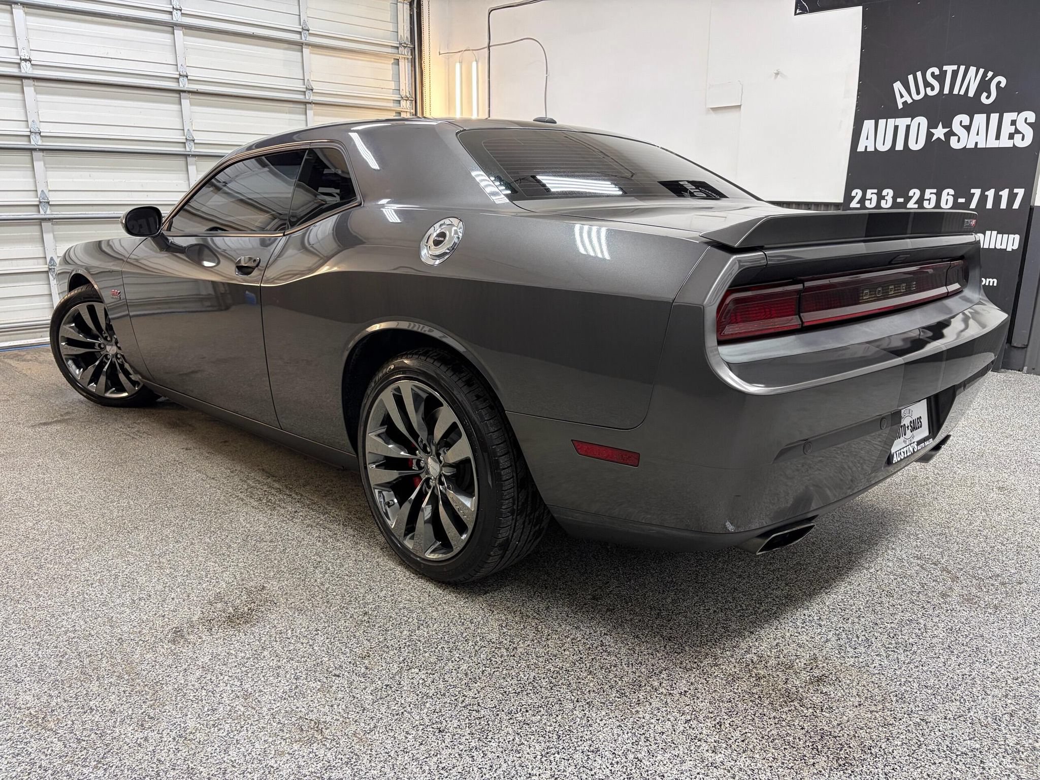 Used 2013 Dodge Challenger SRT8 w/ Harman Kardon Audio Group RWD image 8