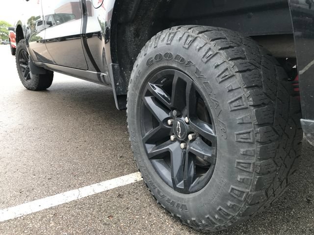 Used 2022 Chevrolet Silverado 1500 Custom Trail Boss w/ Midnight Edition AWD/4WD image 35