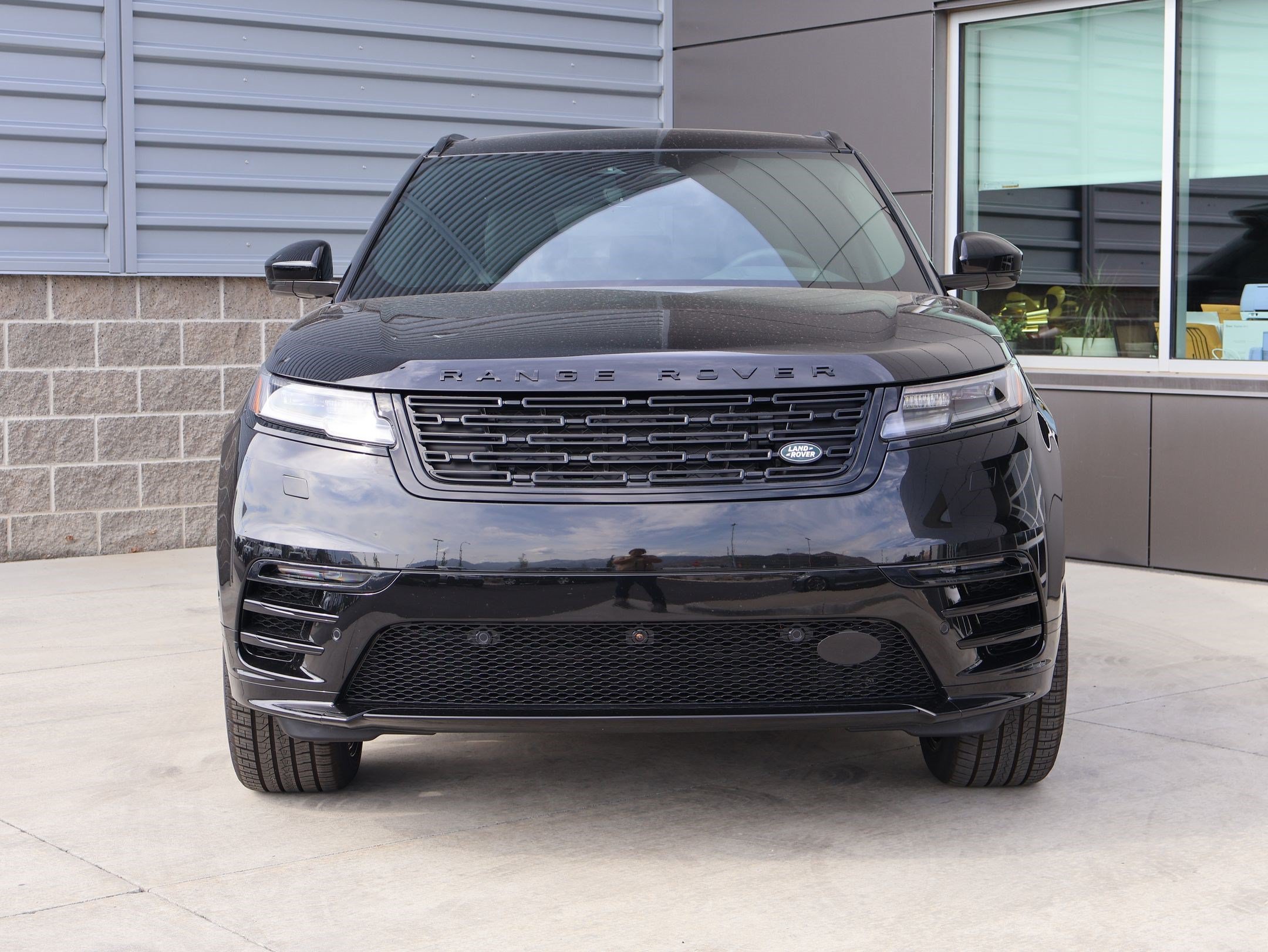 New 2026 Land Rover Range Rover Velar Belgravia AWD/4WD image 2