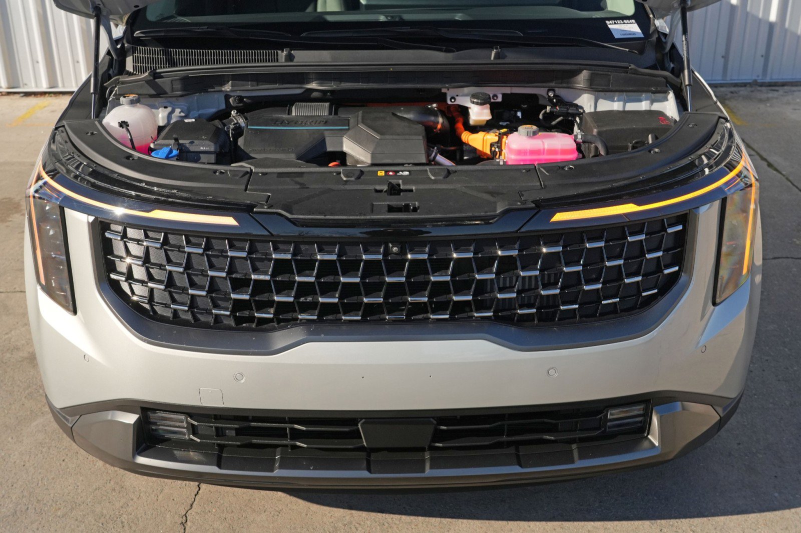 Used 2025 Kia Carnival SX w/ SX Dark Edition Package image 8