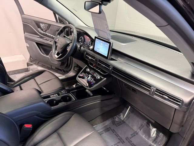 Used 2022 Lincoln Corsair AWD w/ Premium Package image 25