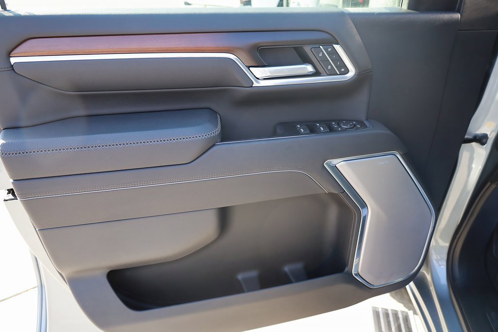 Used 2025 GMC Sierra 3500 Denali w/ Denali Reserve Package image 10