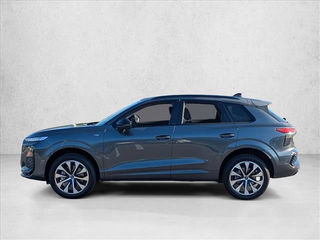 New 2026 Audi Q3 quattro 2.0T w/ Driver Assistance Package AWD/4WD image 8