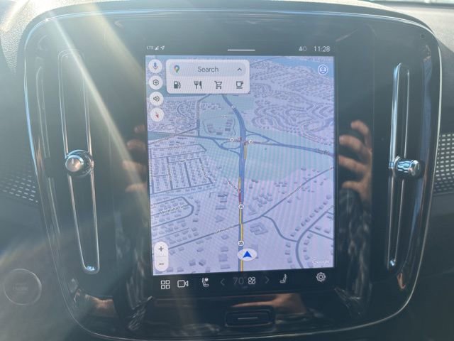 Certified 2025 Volvo XC40 B5 Plus image 22