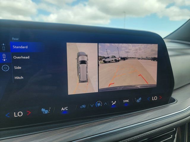 Used 2025 Chevrolet Suburban Z71 AWD/4WD image 26