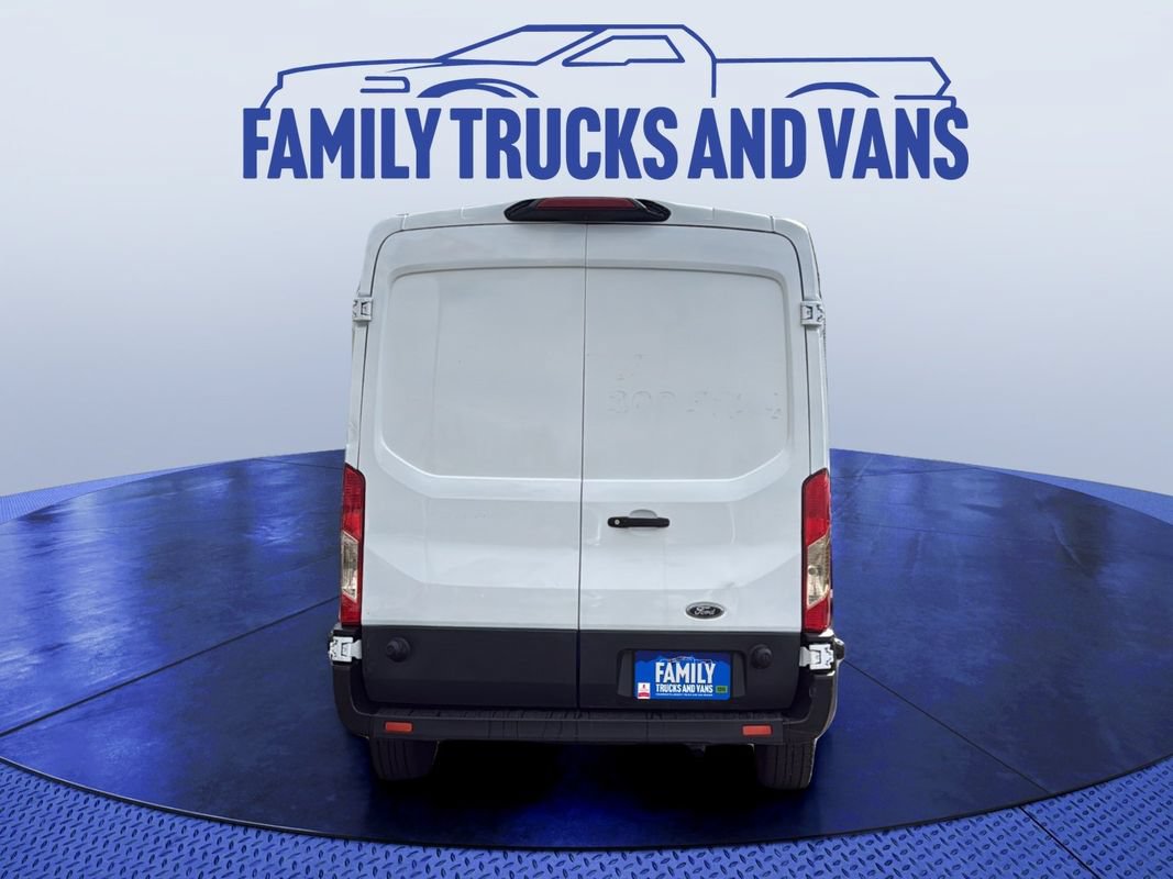 Used 2018 Ford Transit 250 148 Medium Roof RWD image 4