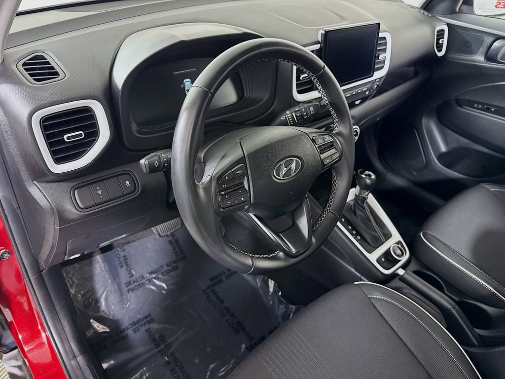 Certified 2024 Hyundai Venue Limited image 19