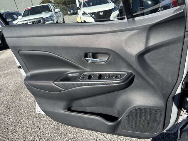 New 2025 Nissan Versa SR w/ Trunk Package FWD image 24