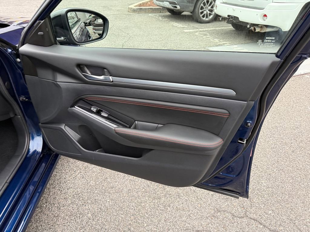 Used 2023 Nissan Altima 2.5 SR AWD/4WD image 25
