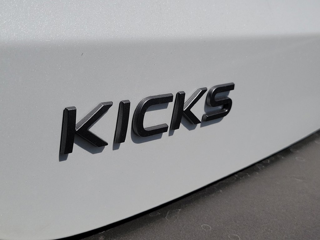 New 2026 Nissan Kicks SR w/ Interior Electronics Package FWD image 16