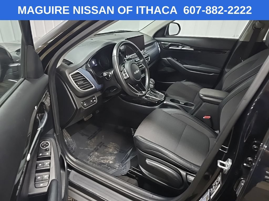 Used 2023 Kia Seltos S w/ Navigation Package AWD/4WD image 29