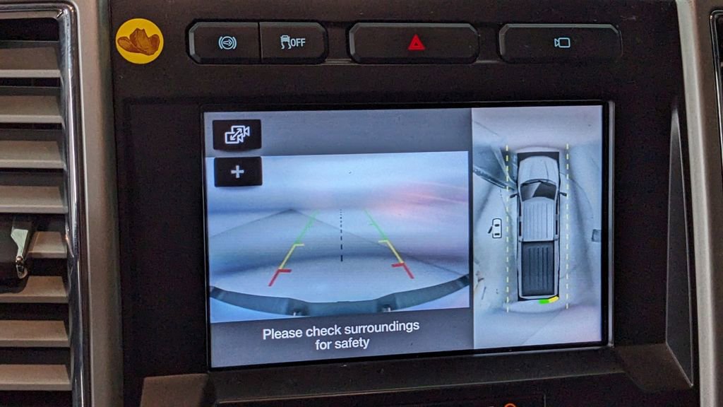 Used 2017 Ford F350 Lariat w/ Chrome Package image 28