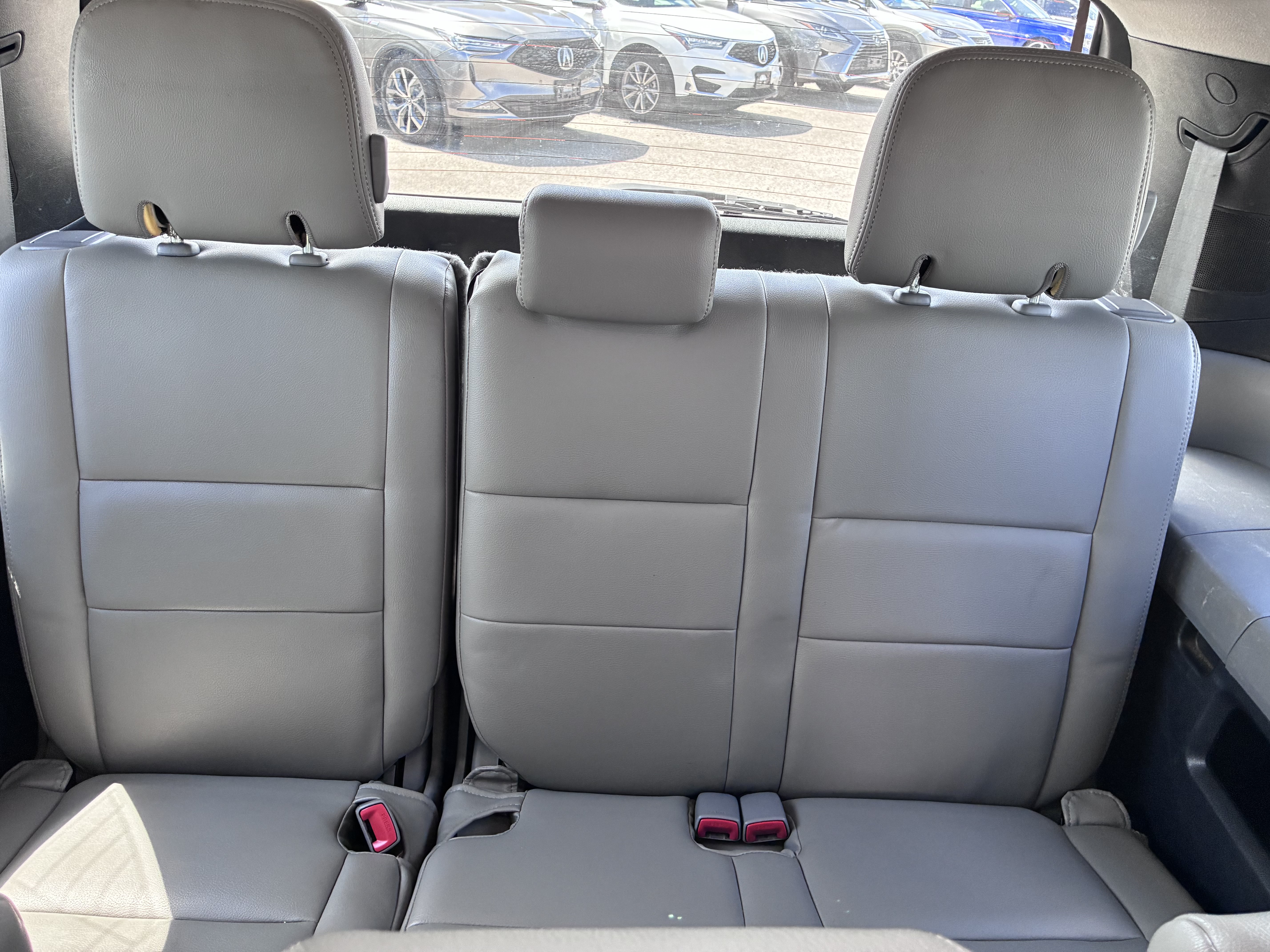 Used 2015 Toyota Sequoia SR5 AWD/4WD image 29