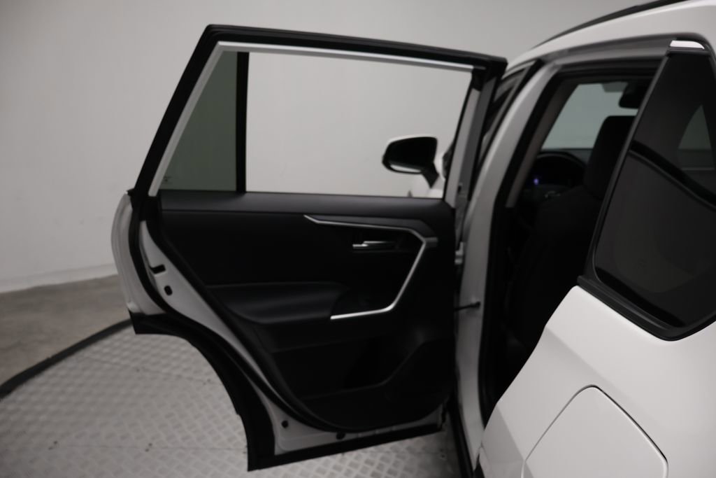 Used 2024 Toyota RAV4 XLE FWD image 21