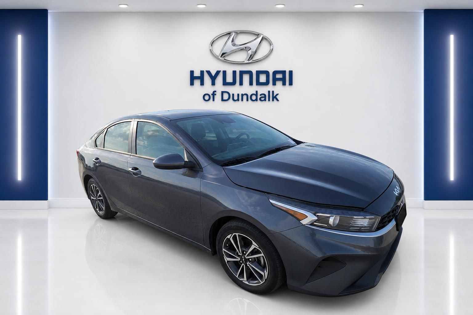 Used 2023 Kia Forte LXS FWD image 3