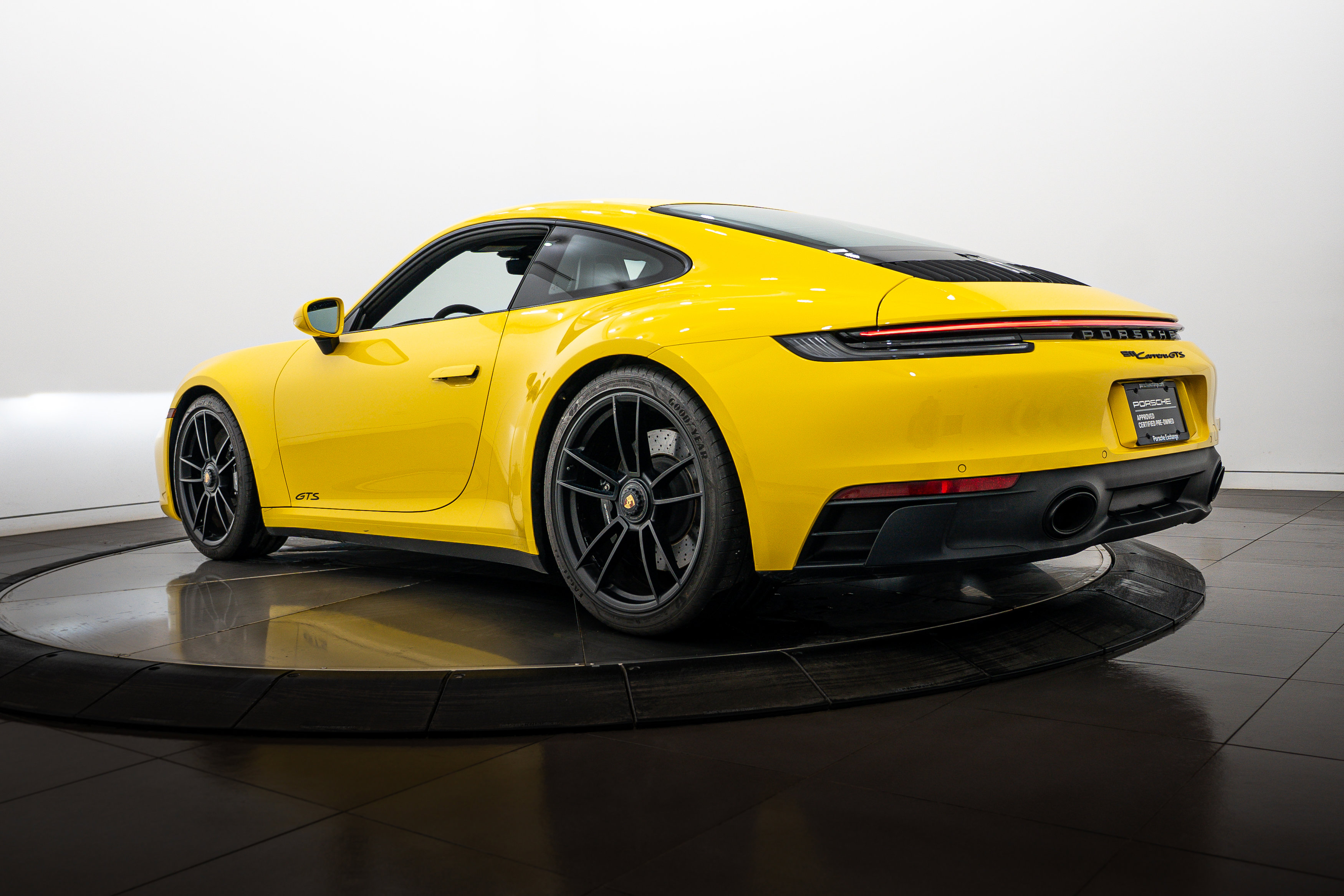 Certified 2023 Porsche 911 Carrera GTS RWD image 3