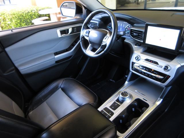 Certified 2022 Ford Explorer XLT w/ Equipment Group 202A image 22