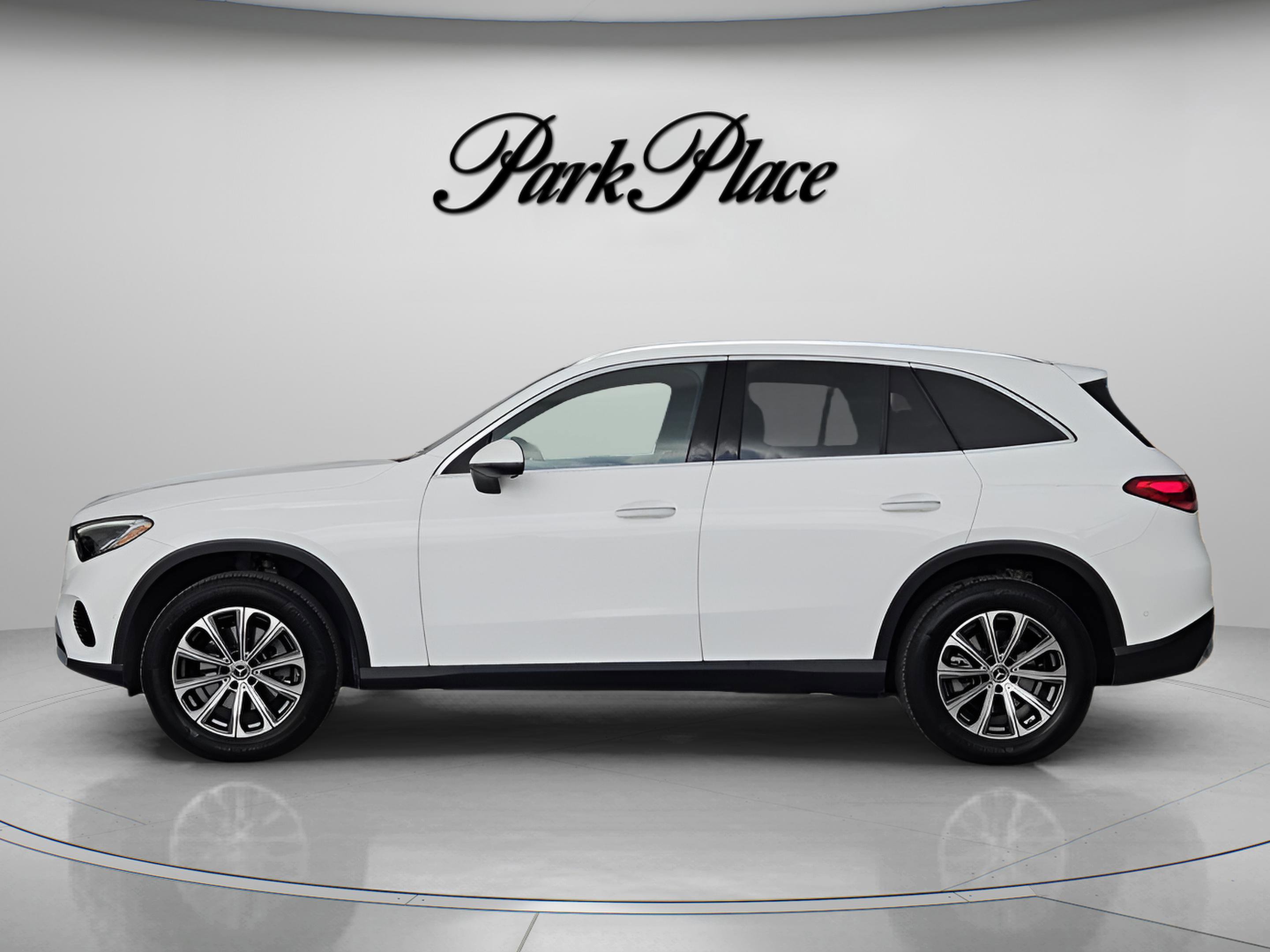 Certified 2025 Mercedes-Benz GLC 300 4MATIC image 2