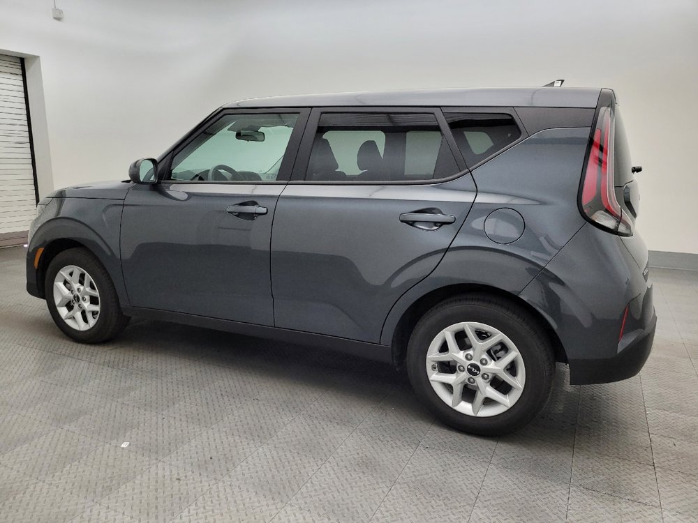 Used 2025 Kia Soul LX FWD image 3