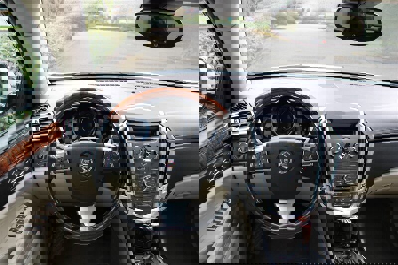 Used 2010 Cadillac SRX Performance image 18