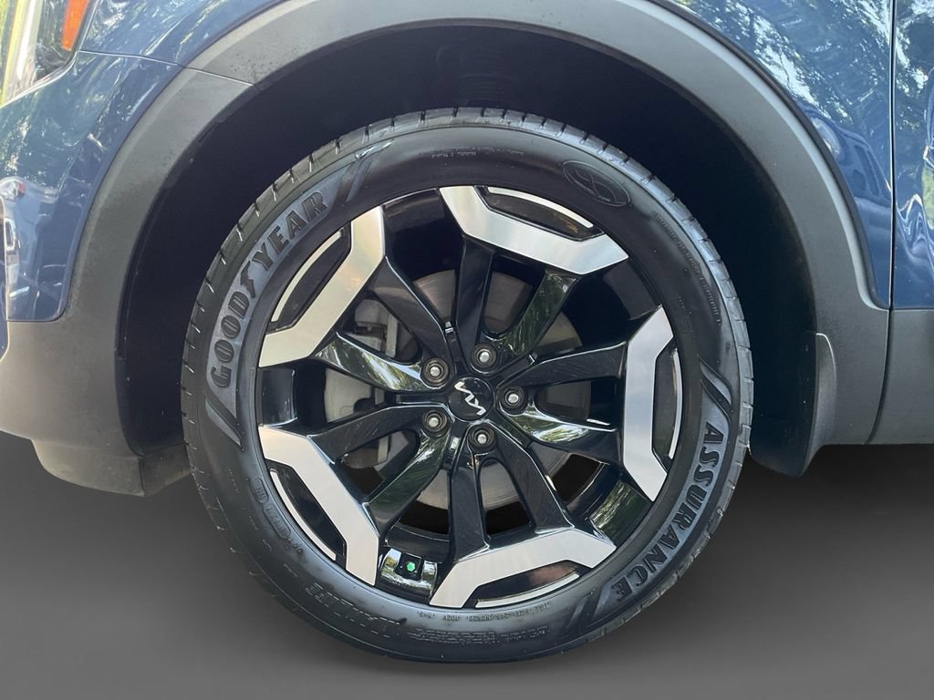 Used 2023 Kia Telluride EX w/ EX Captain's Chair Package FWD image 15