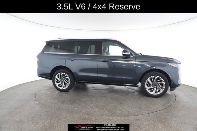 Used 2025 Lincoln Navigator Reserve image 23
