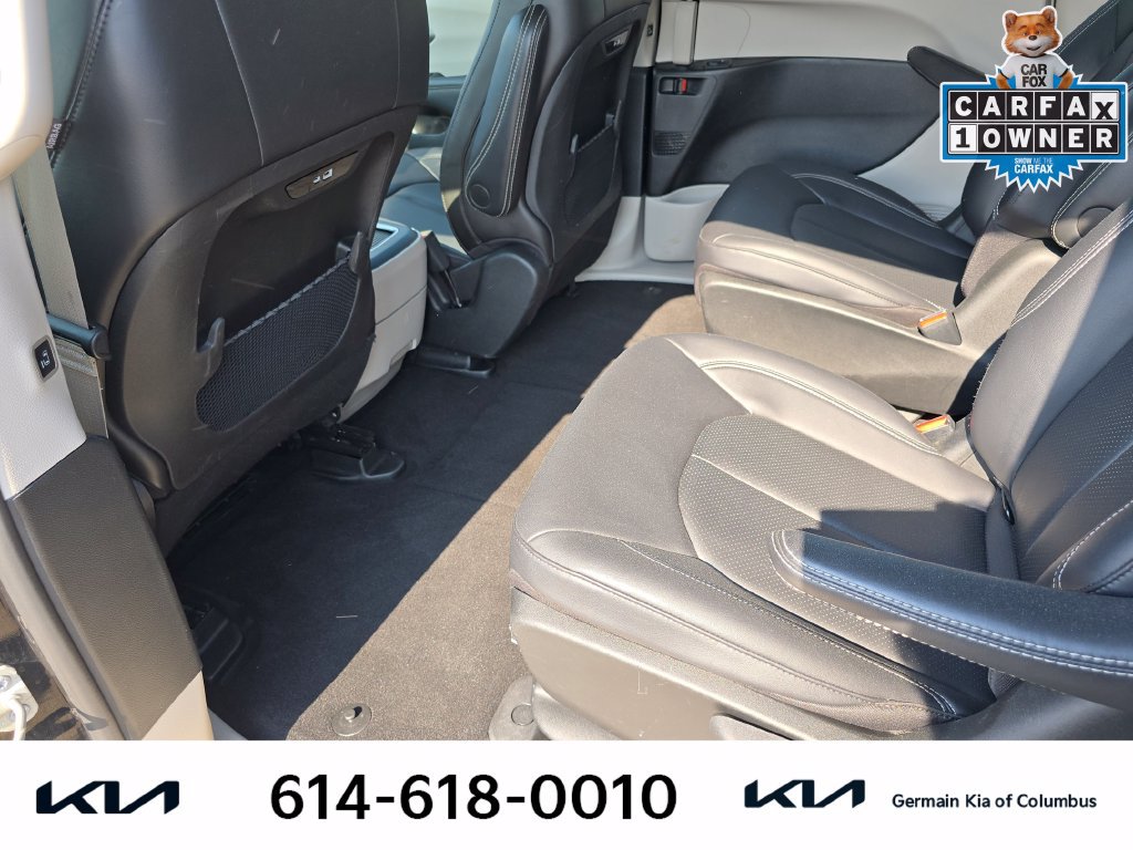 Used 2024 Chrysler Pacifica Limited FWD image 19