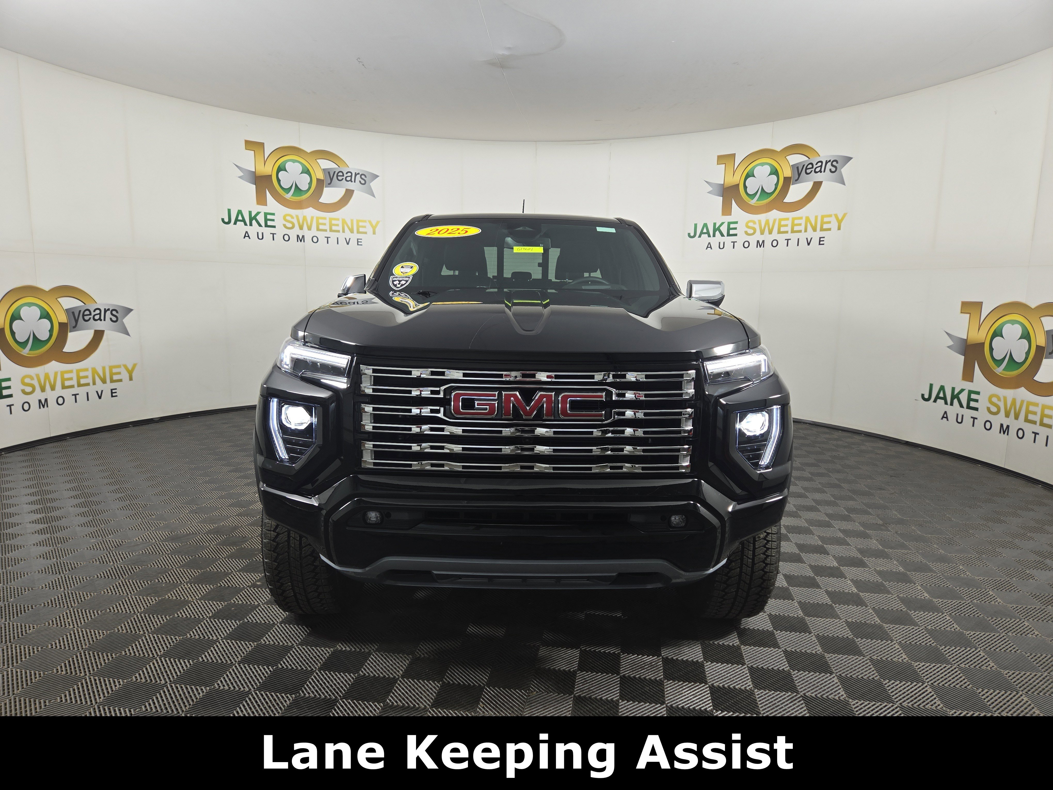 Certified 2025 GMC Canyon Denali w/ LPO, Denali Black Edition image 2