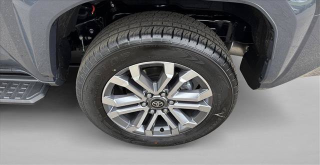 Certified 2025 Toyota 4Runner Limited w/ Tow Technology Package AWD/4WD image 9