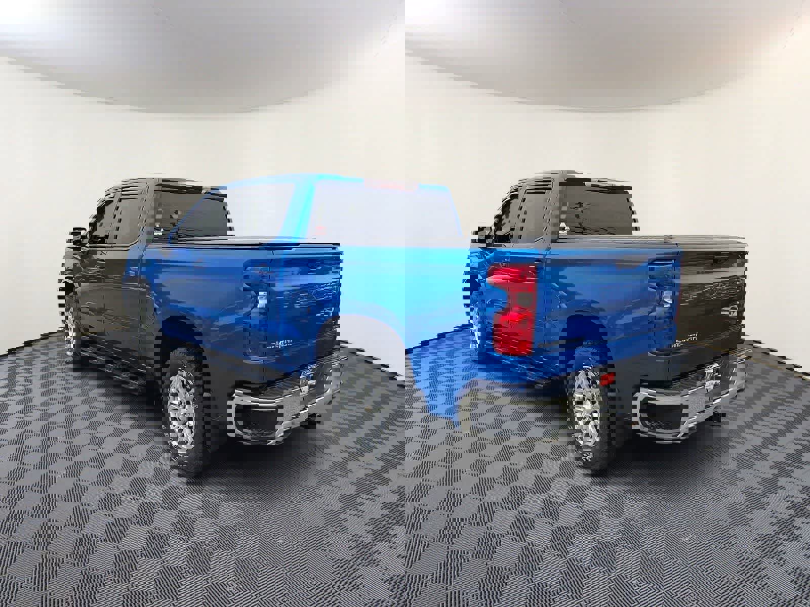 Used 2024 Chevrolet Silverado 1500 LT image 7