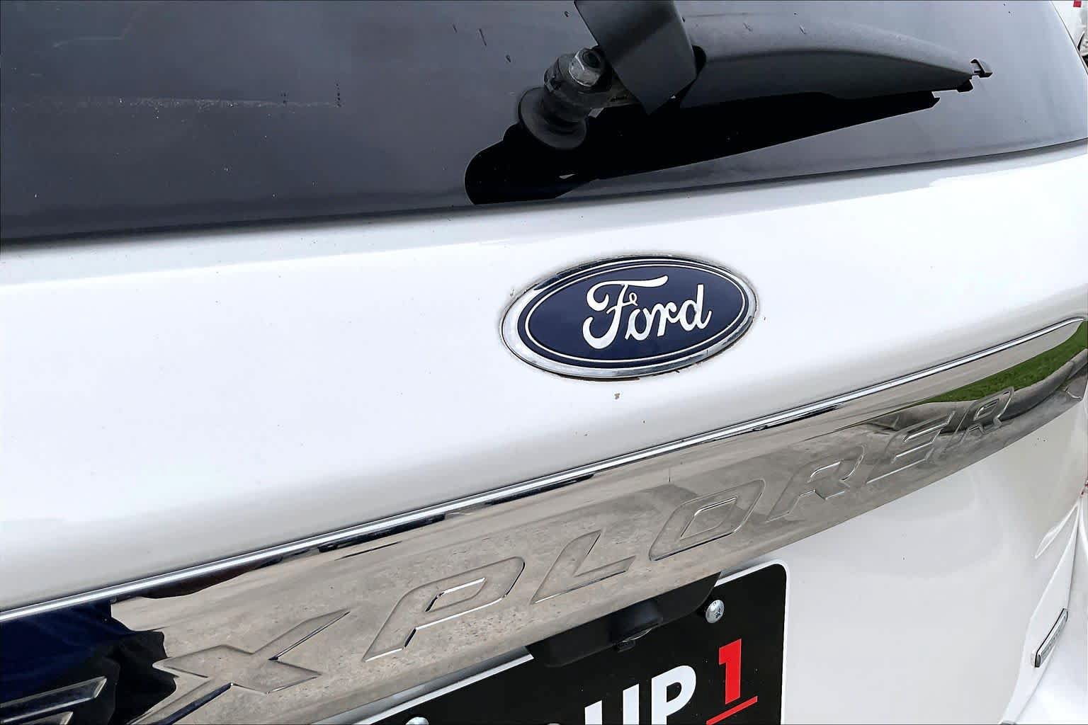 Used 2020 Ford Explorer XLT w/ Equipment Group 202A RWD image 31
