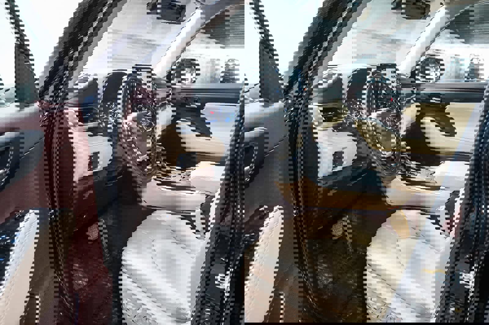 Used 2022 Toyota Highlander XLE image 16