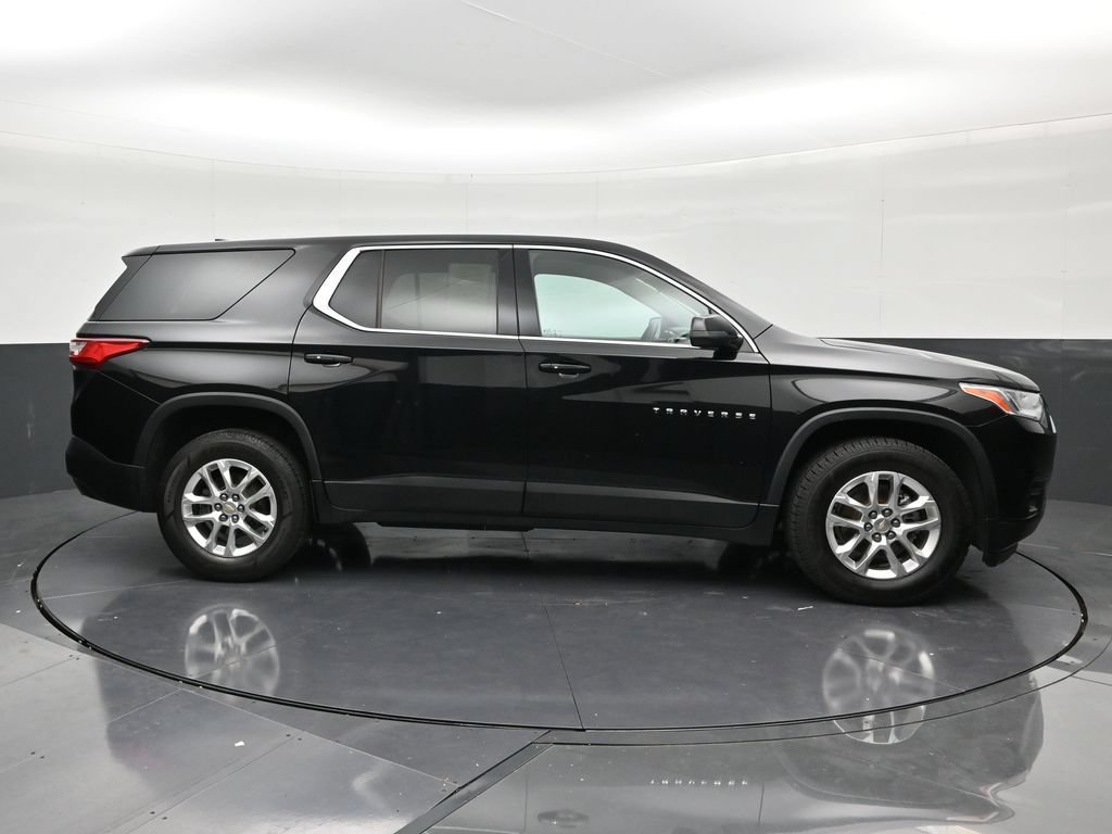 Used 2021 Chevrolet Traverse LS FWD image 6