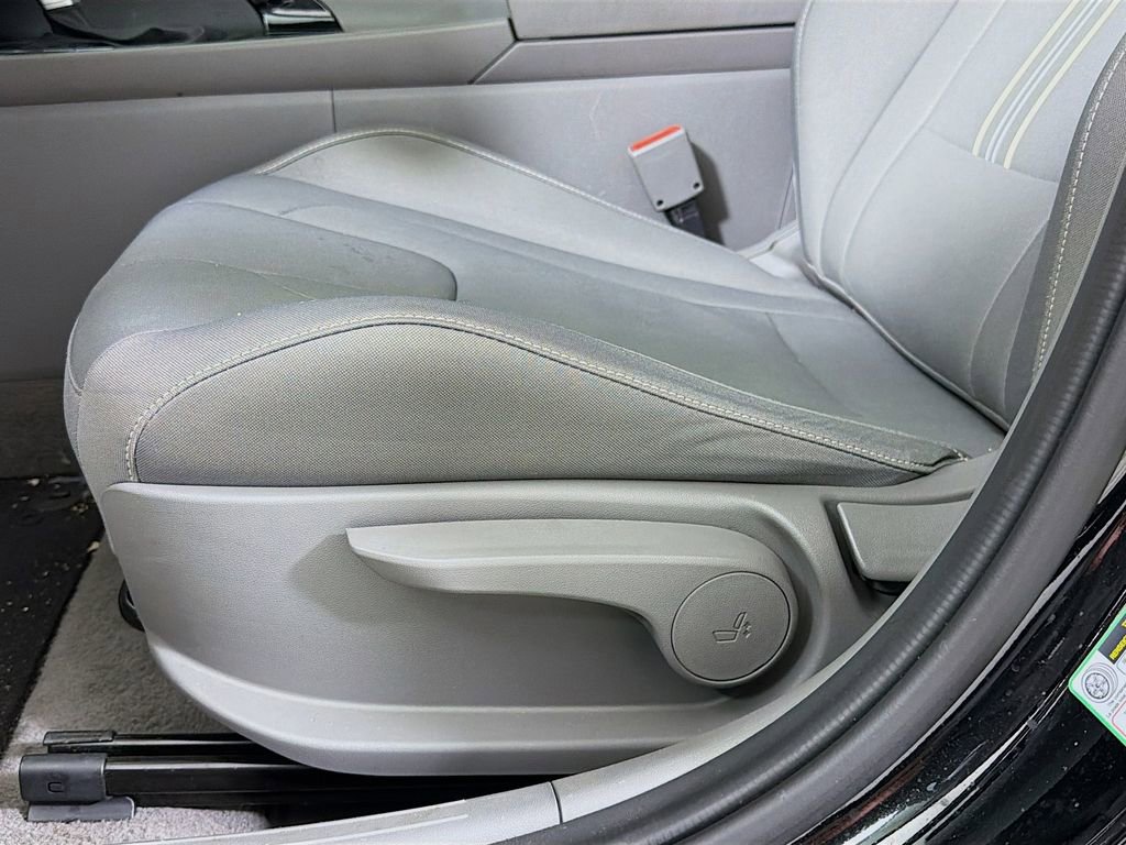Used 2024 Hyundai Elantra SEL w/ Convenience Package FWD image 20